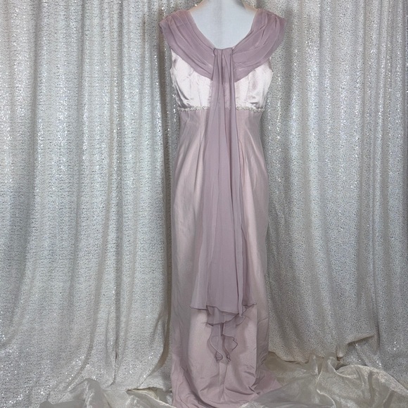 Elegant Lavender Evening Gown - Picture 2 of 4